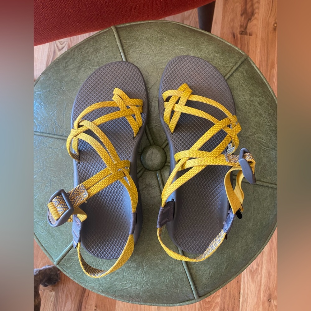 Chaco Cloud Hiking Sandals Size 9